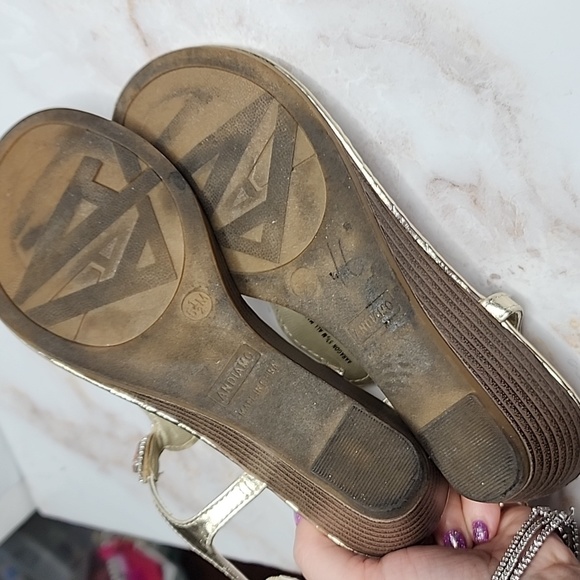 Gold sandals with rhinestones - Picture 5 of 6